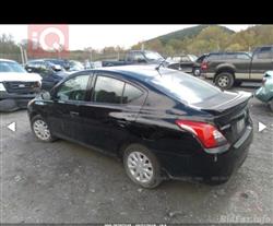 نيسان فيرسا